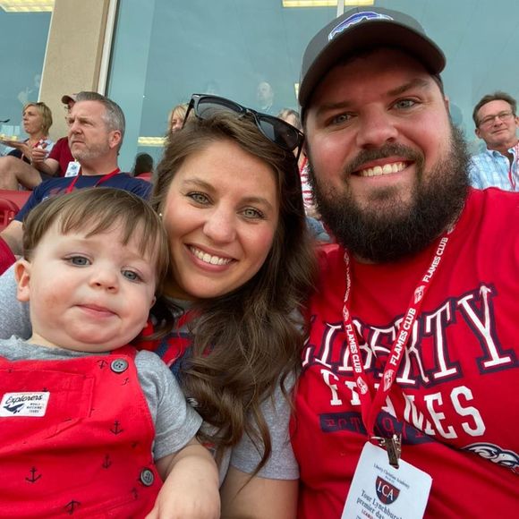 Meet your Posher, Lisa - Picture 1 of 1